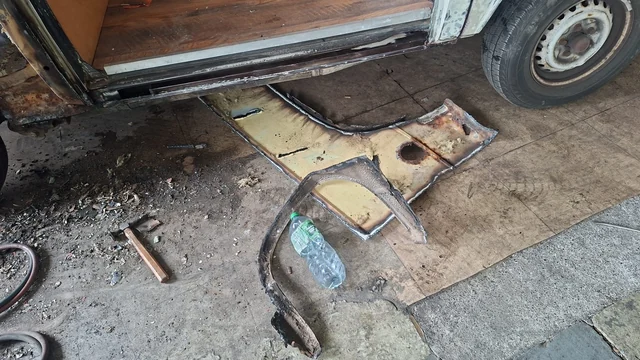 Restaurierung VW T3 – Karosseriearbeiten, Foto 2