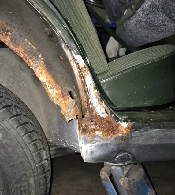 Mercedes-Benz W123 – Arbeiten an der Karosserie – Foto 1
