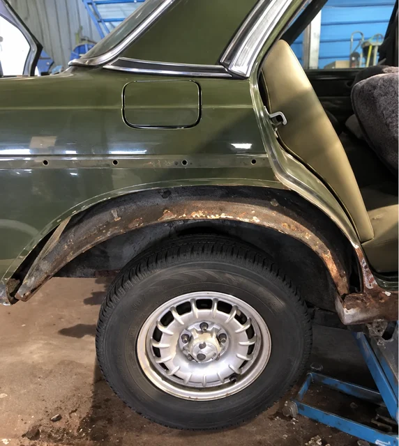 Mercedes-Benz W123 – Arbeiten an der Karosserie – Foto 2