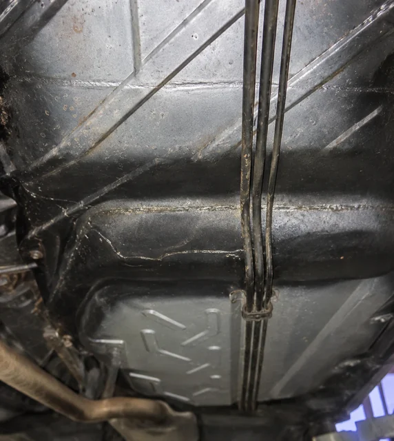 Mercedes-Benz W123 – Arbeiten an der Karosserie – Foto 14