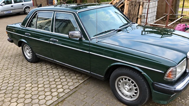 Mercedes-Benz W123 – Fahrzeugansicht – Foto 18